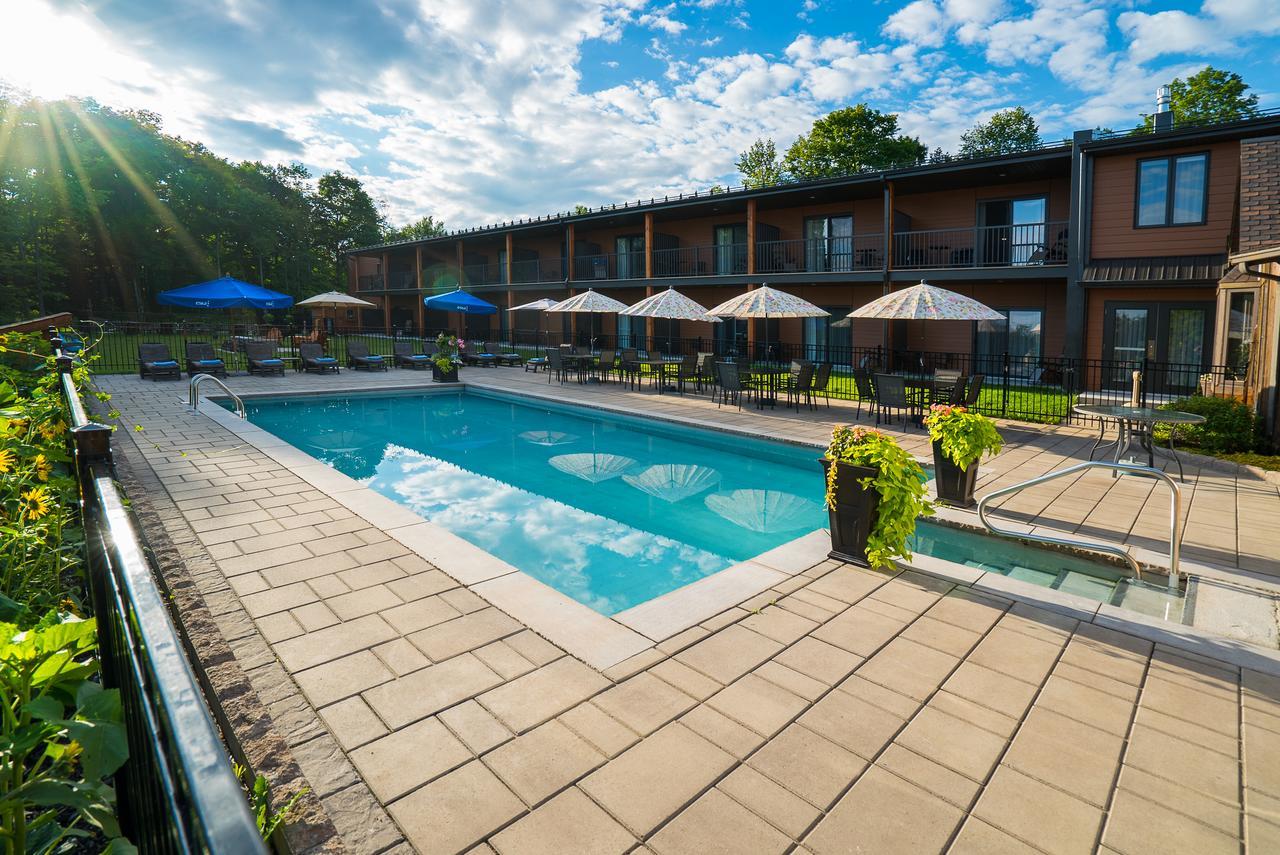 Auberge Des Gallant Rigaud ภายนอก รูปภาพ
