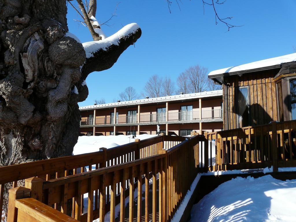 Auberge Des Gallant Rigaud ภายนอก รูปภาพ