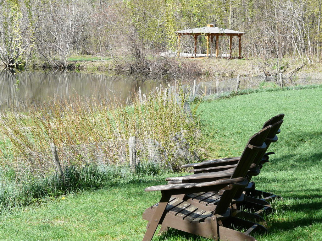 Auberge Des Gallant Rigaud ภายนอก รูปภาพ