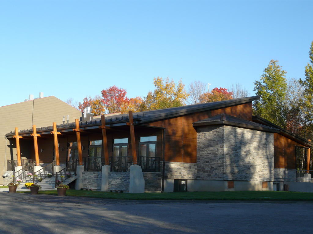 Auberge Des Gallant Rigaud ภายนอก รูปภาพ
