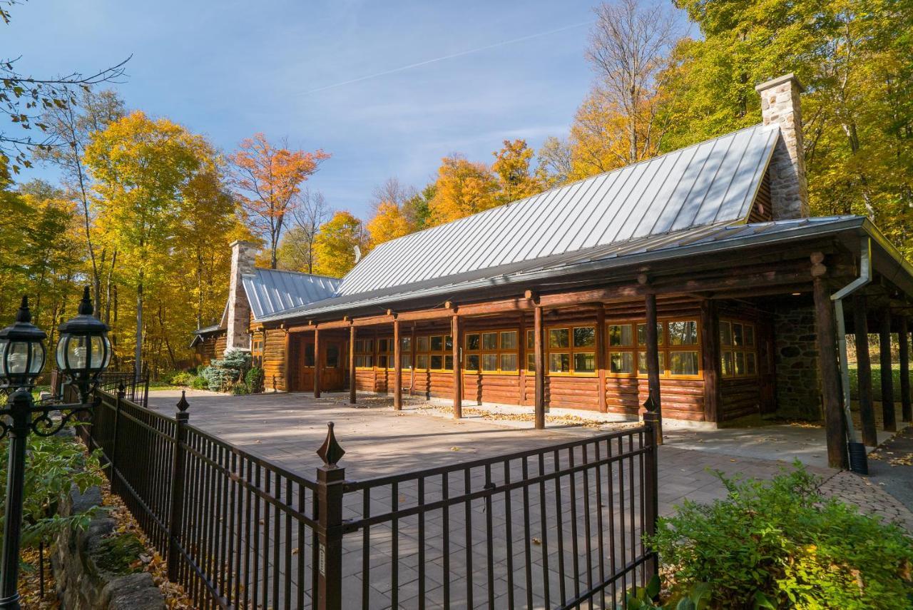 Auberge Des Gallant Rigaud ภายนอก รูปภาพ